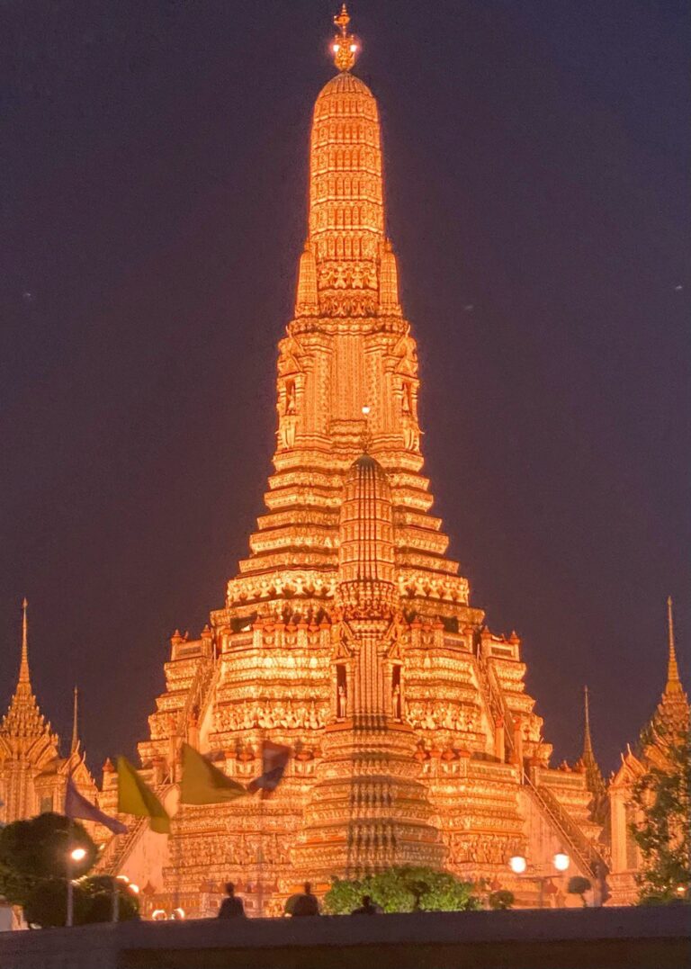 Wat Arun Ratchawararam Ratchawaramahawihan, Bangkok, Thailand